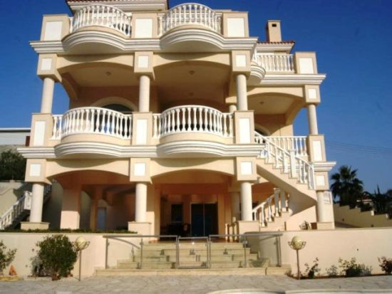 Luxury Villa In Kaloyiroi Area-Limassol