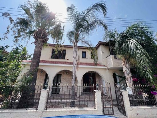 4 Bedroom Villa In Oroklini
