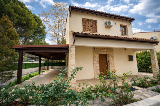 3 Bedroom Mediterranean Style House In Pera Pedi