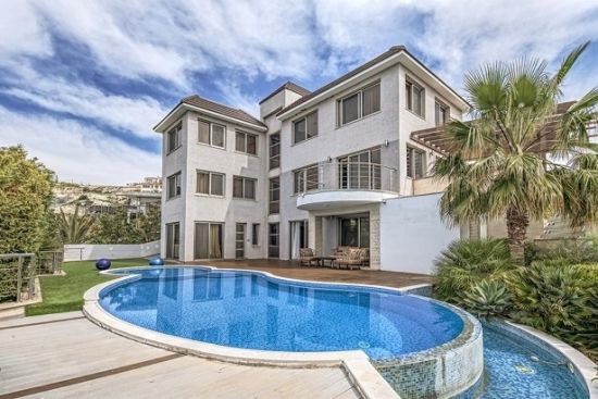 4/5 Bedroom Villa In Agios Tychonas, Limassol