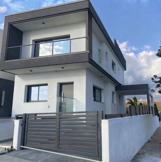 3 Bedroom Semi-Detached House In Ypsoupoli