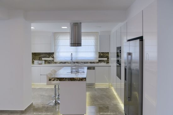 5 Bedroom Luxury Villa In Agios Tychonas Area